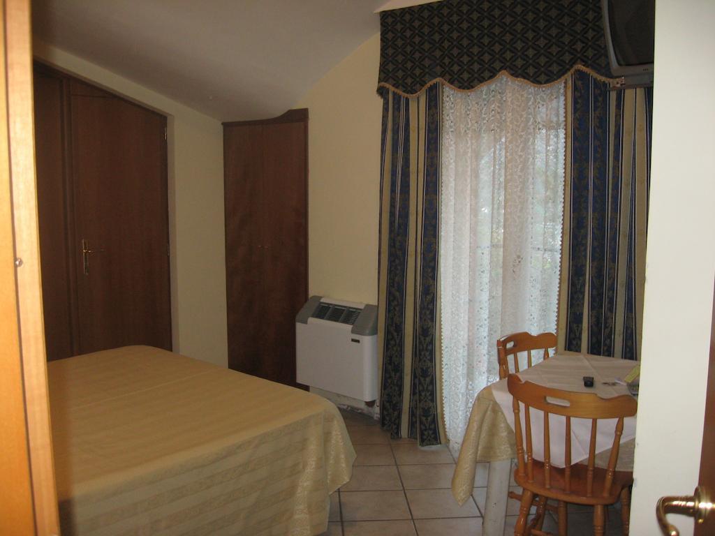 Aparthotel Parco Sogni D'Oro Montella Pokoj fotografie